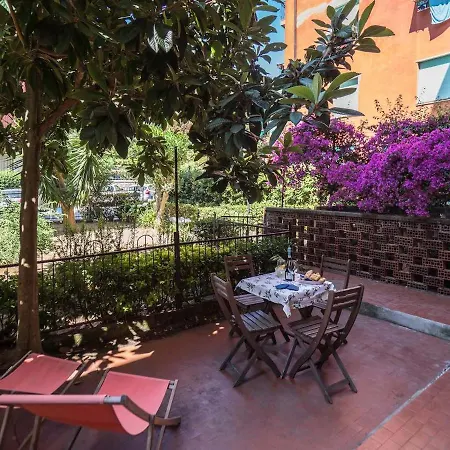 Il Giardino Di Ada Ground Floor With Ac And Patio Apartman *