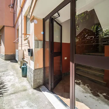 Il Giardino Di Ada Ground Floor With Ac And Patio Apartman